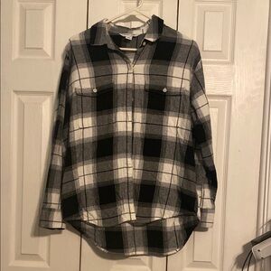 Old Navy Black and White Plaid Button Down Shirt